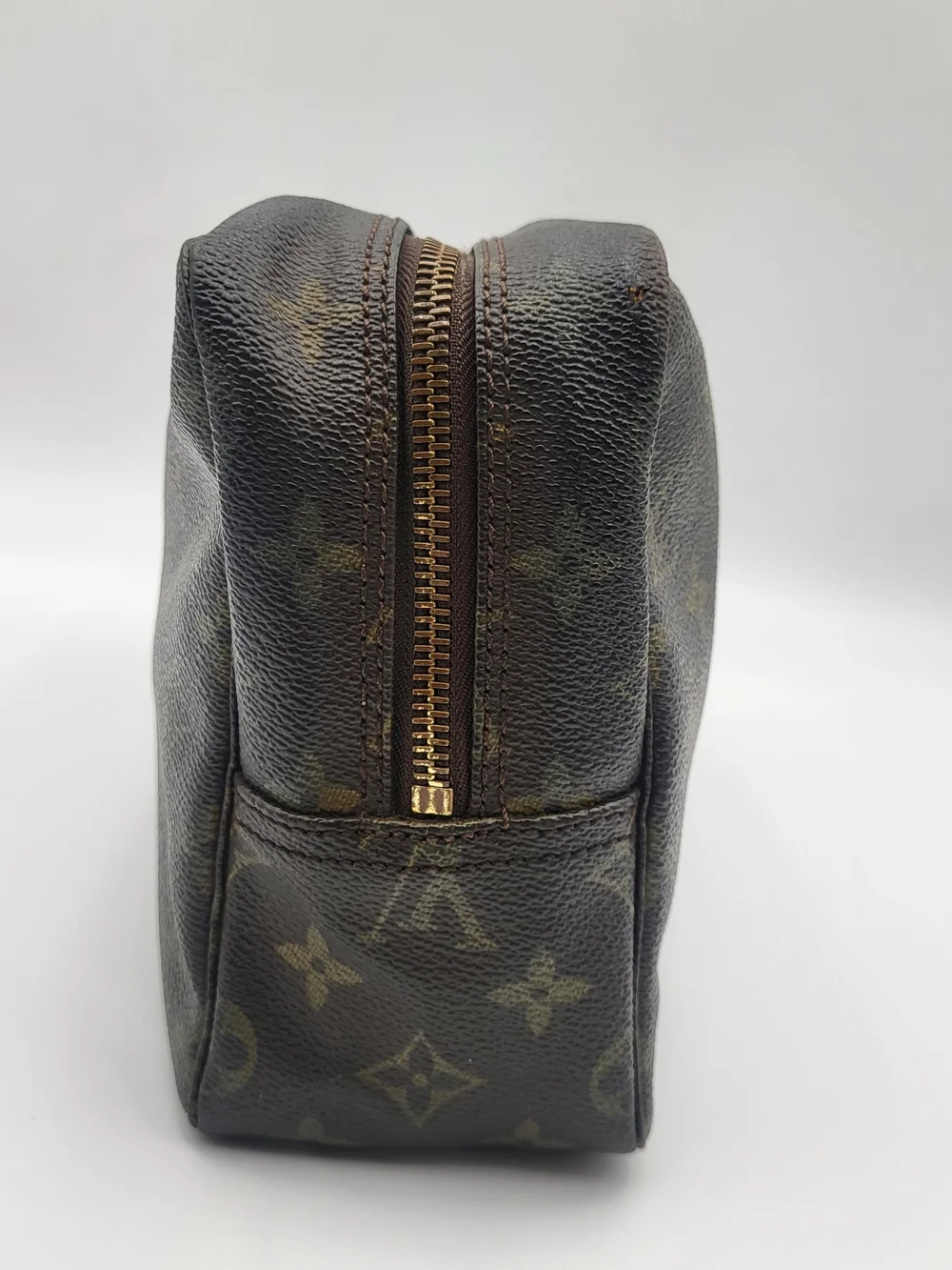 LOUIS VUITTON Monogram Trousse Toilette 28..Authentic Vintage ..